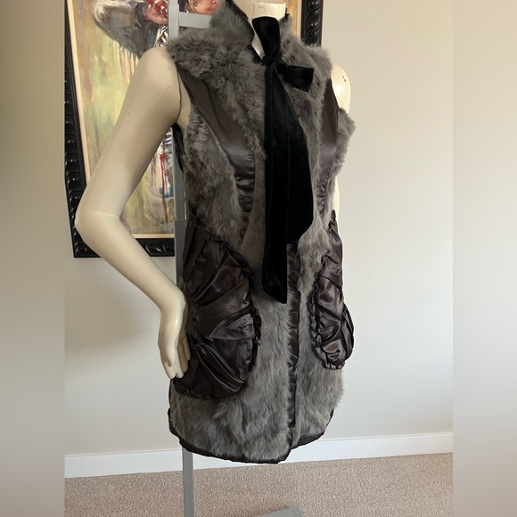 Vintage D&G RABBIT FUR VEST - Picture 4 of 13
